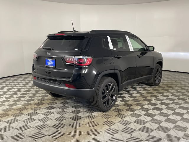New 2026 Jeep Compass Latitude w/ Sun and Sound Group AWD/4WD image 6