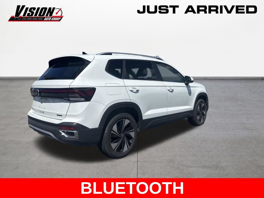 Used 2026 Volkswagen Taos SE AWD/4WD image 5