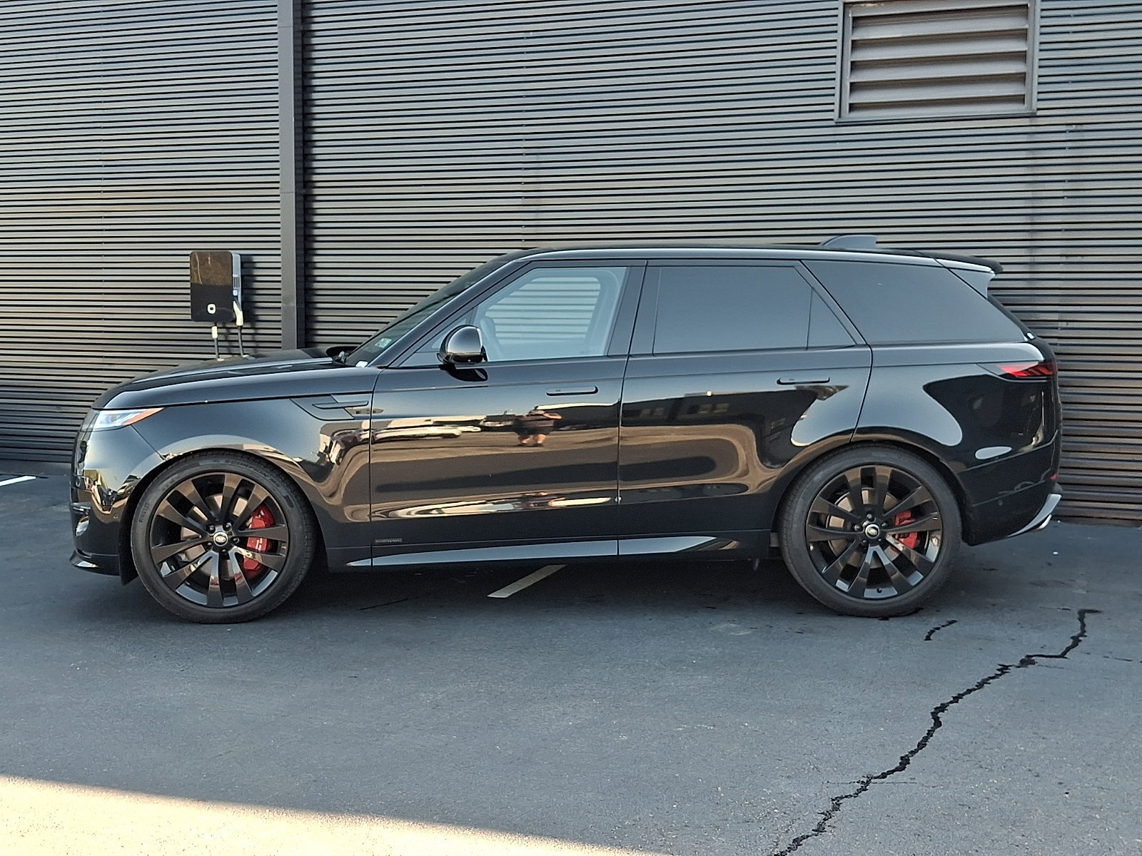 Used 2025 Land Rover Range Rover Sport Autobiography AWD/4WD image 2