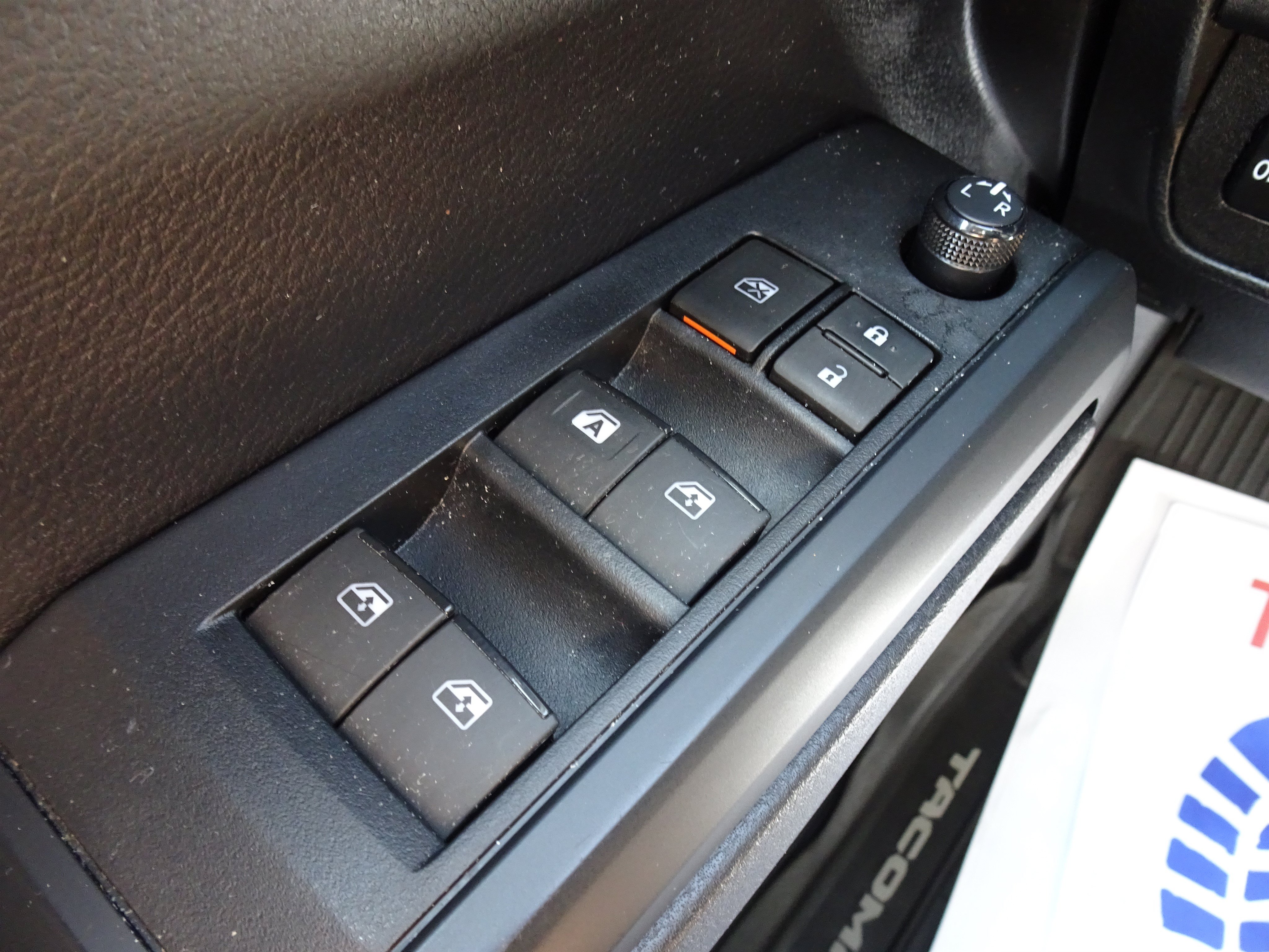 Used 2020 Toyota Tacoma SR AWD/4WD image 22