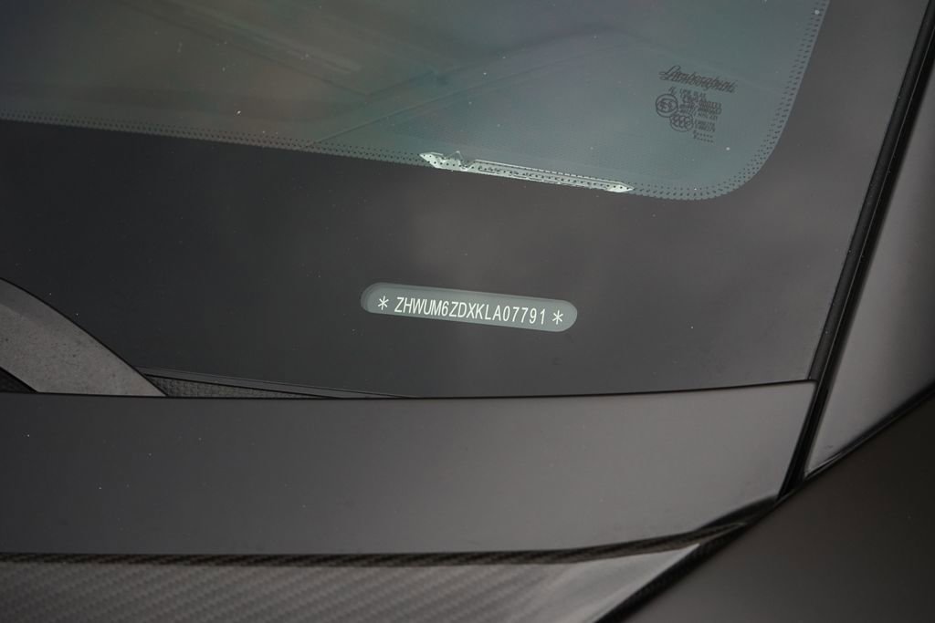 Used 2019 Lamborghini Aventador SVJ image 42