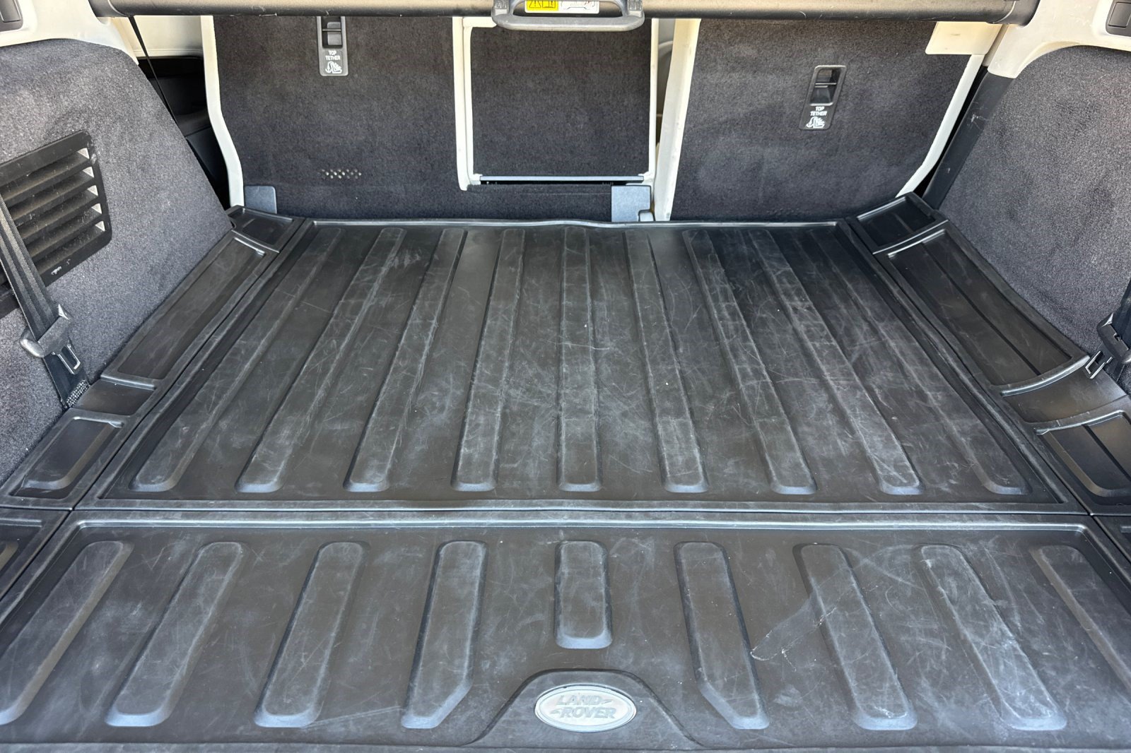 Used 2022 Land Rover Discovery S AWD/4WD image 26