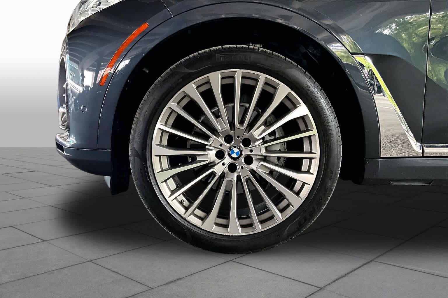 Used 2021 BMW X7 xDrive40i w/ Premium Package AWD/4WD image 10