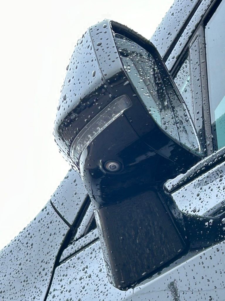 Used 2025 Cadillac XT4 Sport w/ Cold Weather Package image 33