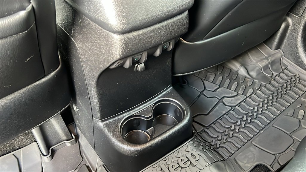 Used 2014 Jeep Wrangler Unlimited Rubicon w/ Dual Top Group image 32