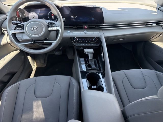 Certified 2023 Hyundai Elantra SEL w/ Convenience Package image 4