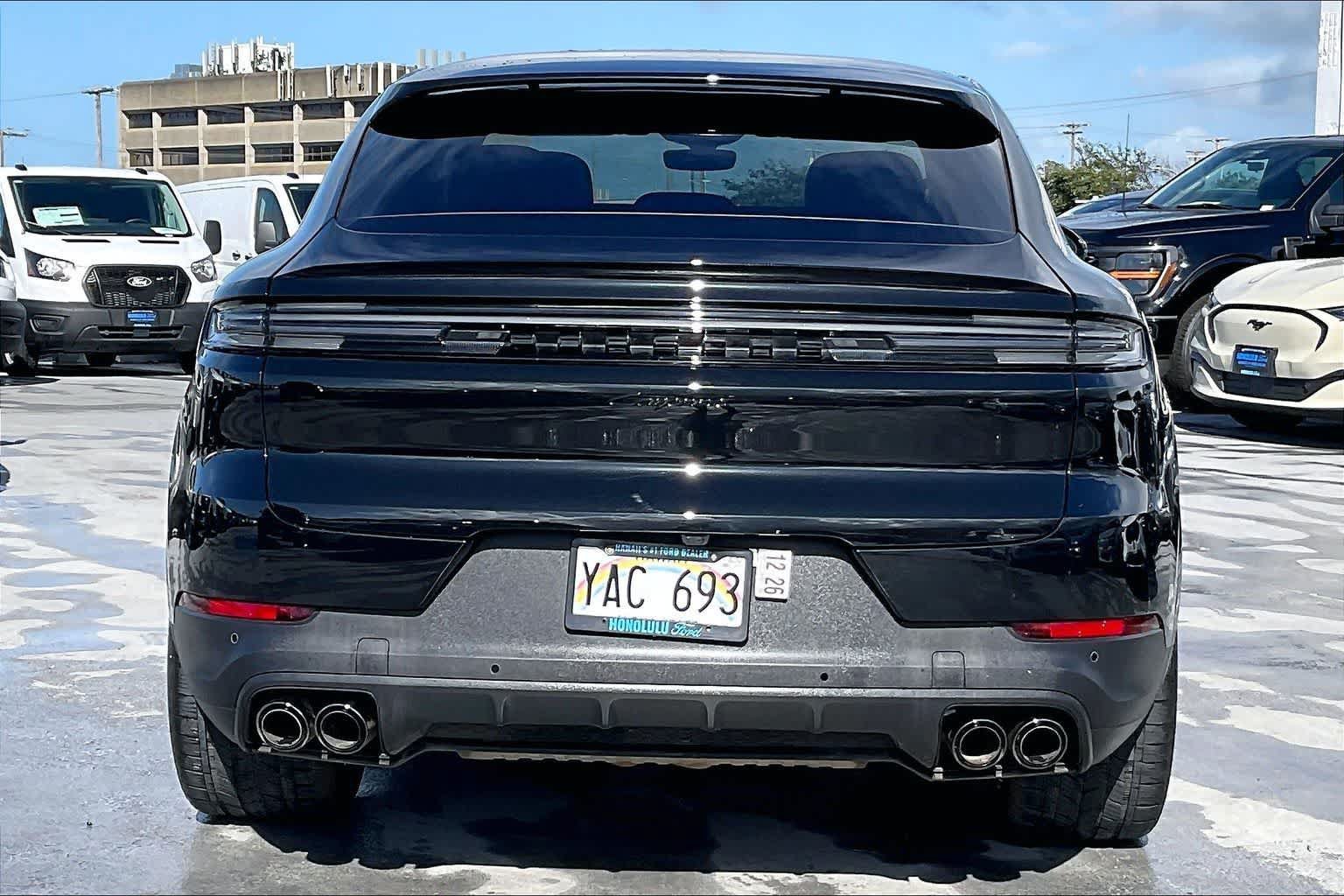 Used 2025 Porsche Cayenne Coupe AWD/4WD image 5