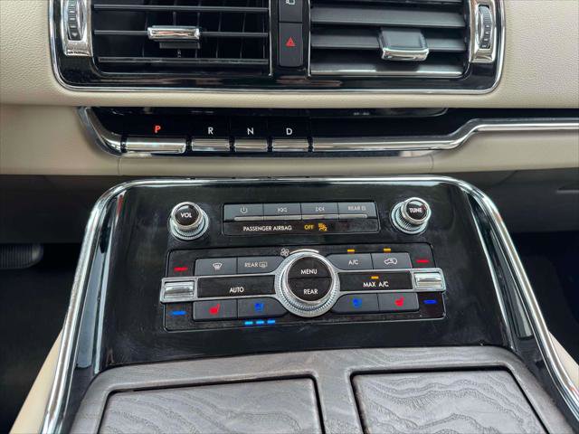 Used 2022 Lincoln Navigator 4WD image 30