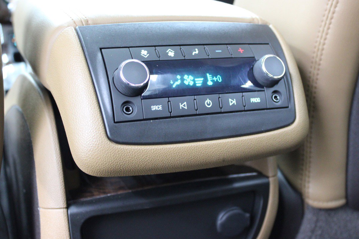 Used 2016 Buick Enclave Premium w/ Experience Buick Package FWD image 39