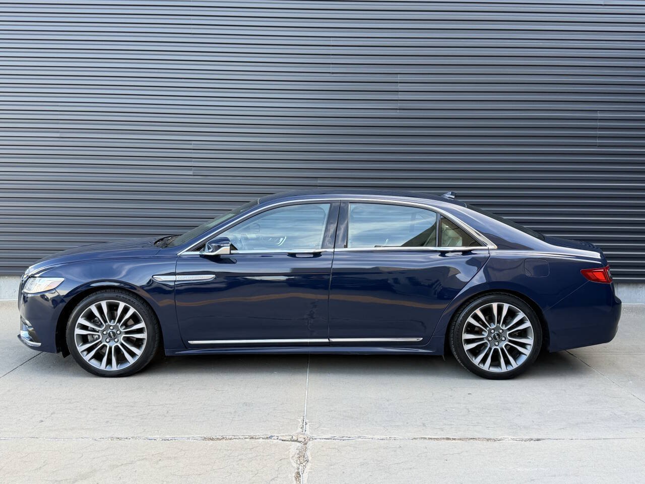 Used 2018 Lincoln Continental Reserve w/ Continental Climate Package AWD/4WD image 10
