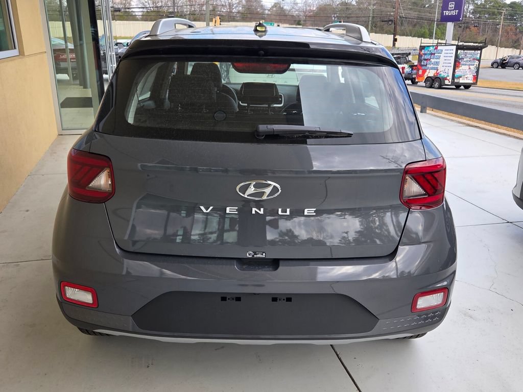 New 2025 Hyundai Venue Limited FWD image 8
