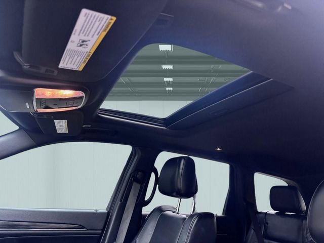 Used 2019 Jeep Grand Cherokee Limited image 11