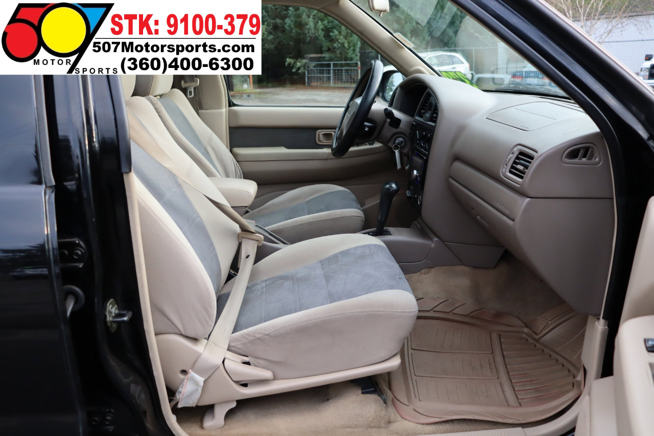 Used 2001 Nissan Pathfinder SE image 19