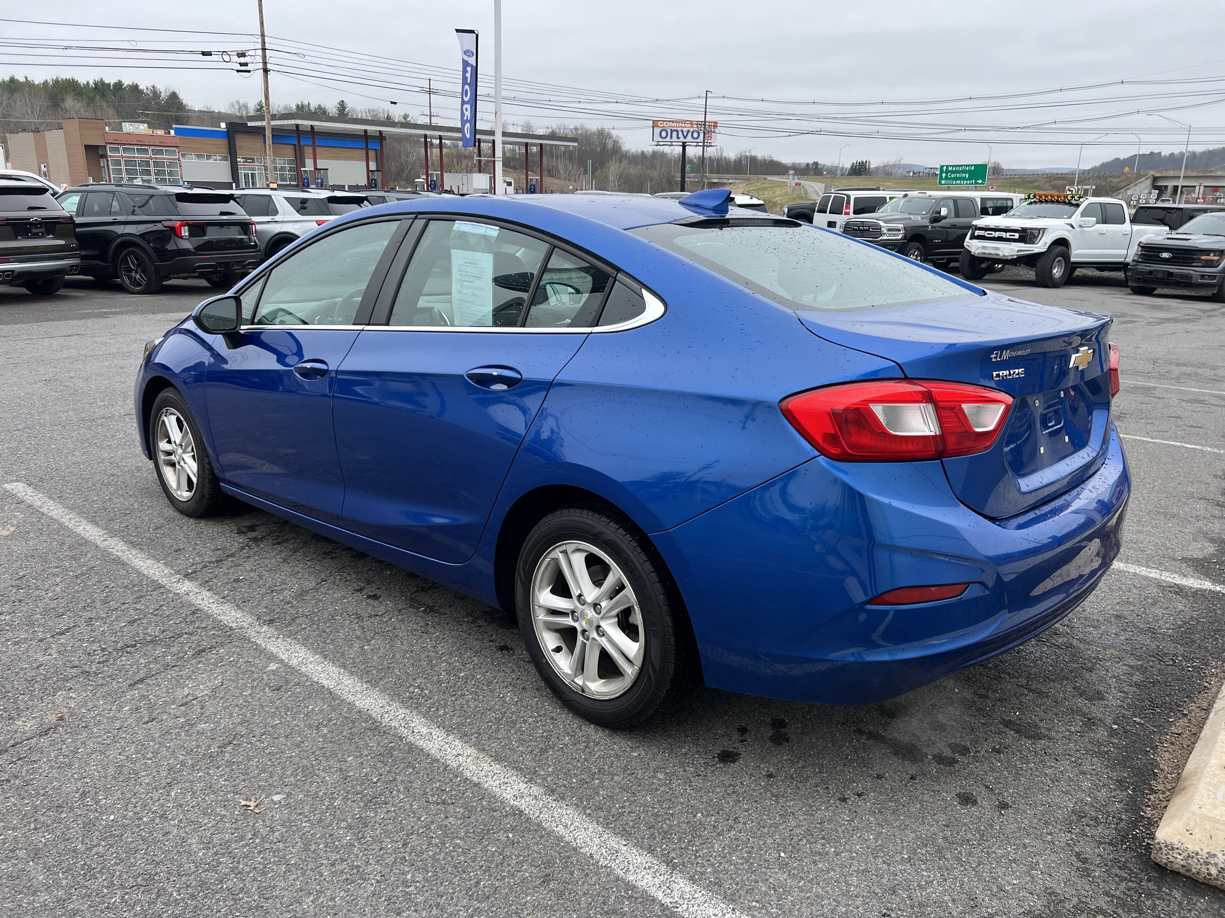 Used 2017 Chevrolet Cruze LT w/ Convenience Package image 6