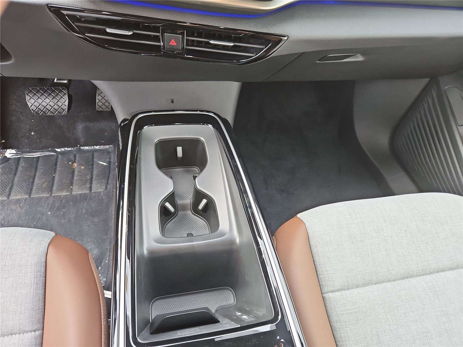 New 2025 Volkswagen ID.4 Pro image 21