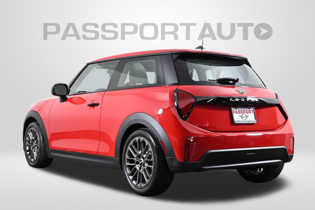 Certified 2025 MINI Cooper 2-Door Hardtop FWD image 5