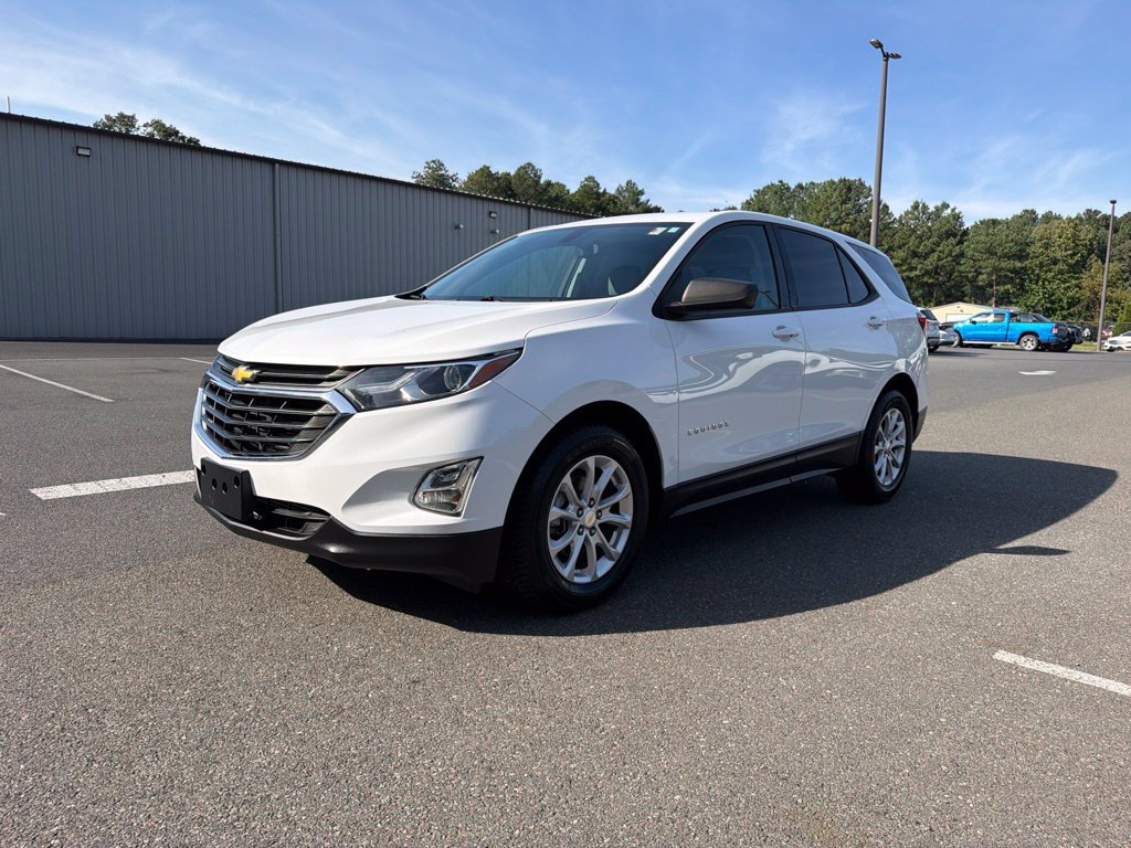 Used 2019 Chevrolet Equinox LS w/ LS Convenience Package FWD image 2