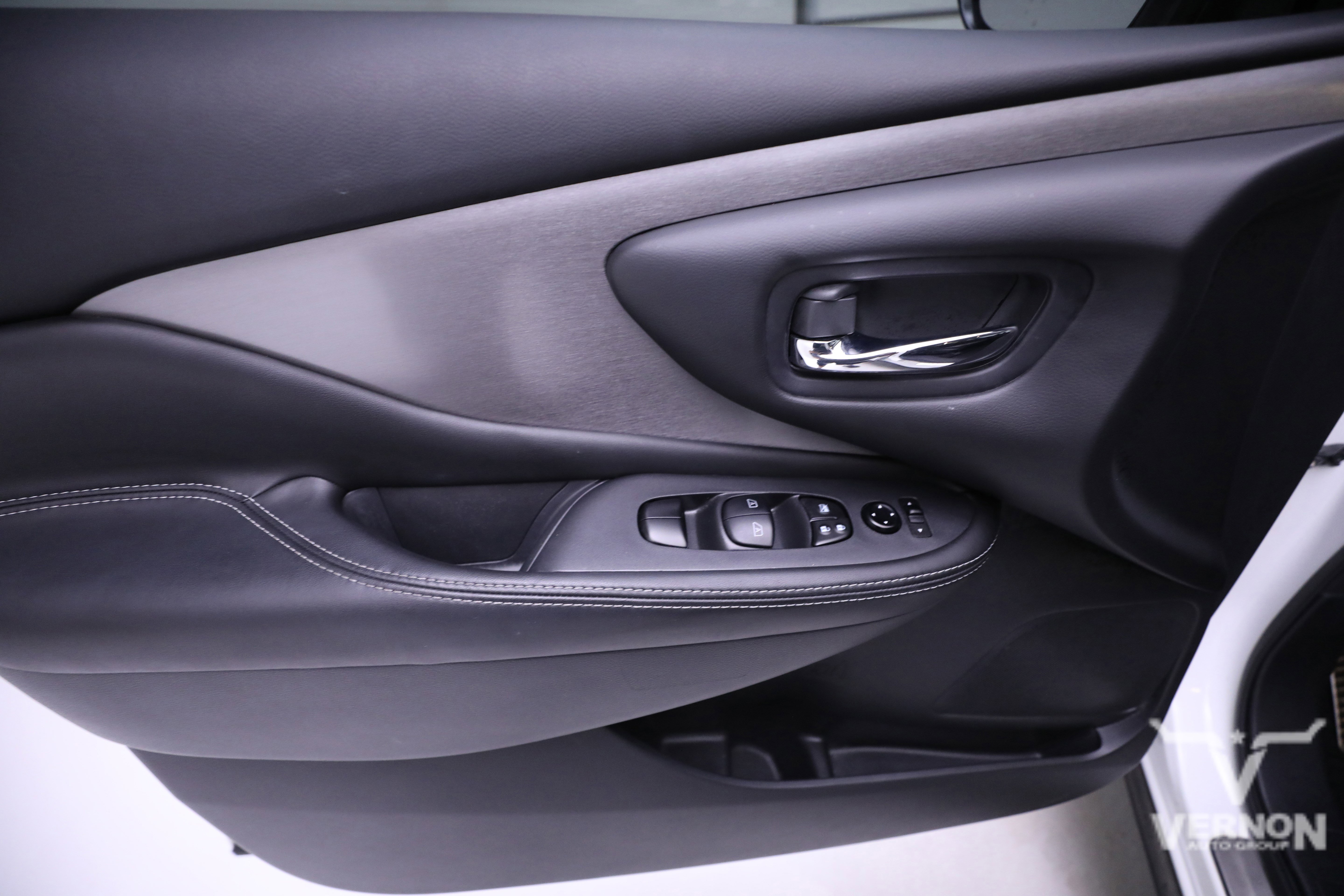 Used 2023 Nissan Murano SV w/ SV Midnight Edition Package image 19