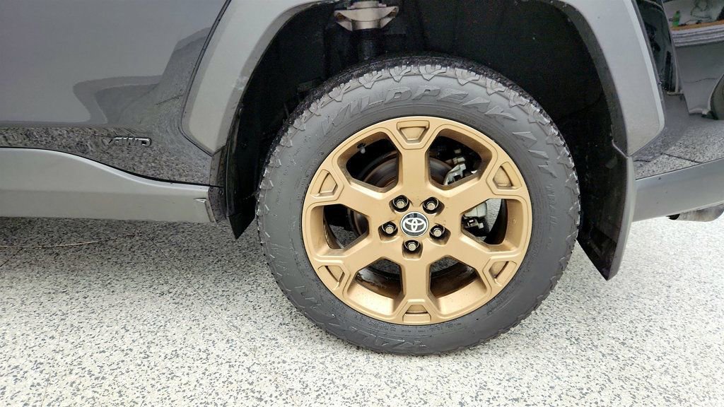 Used 2024 Toyota RAV4 AWD Hybrid image 9