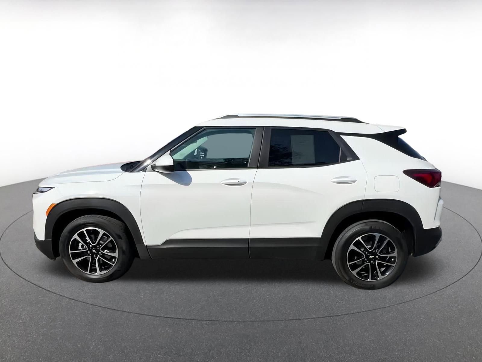 Used 2025 Chevrolet TrailBlazer LT image 9