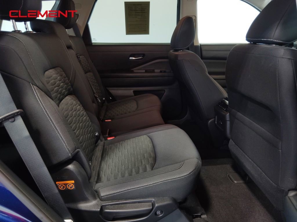 Used 2022 Nissan Pathfinder SV image 30