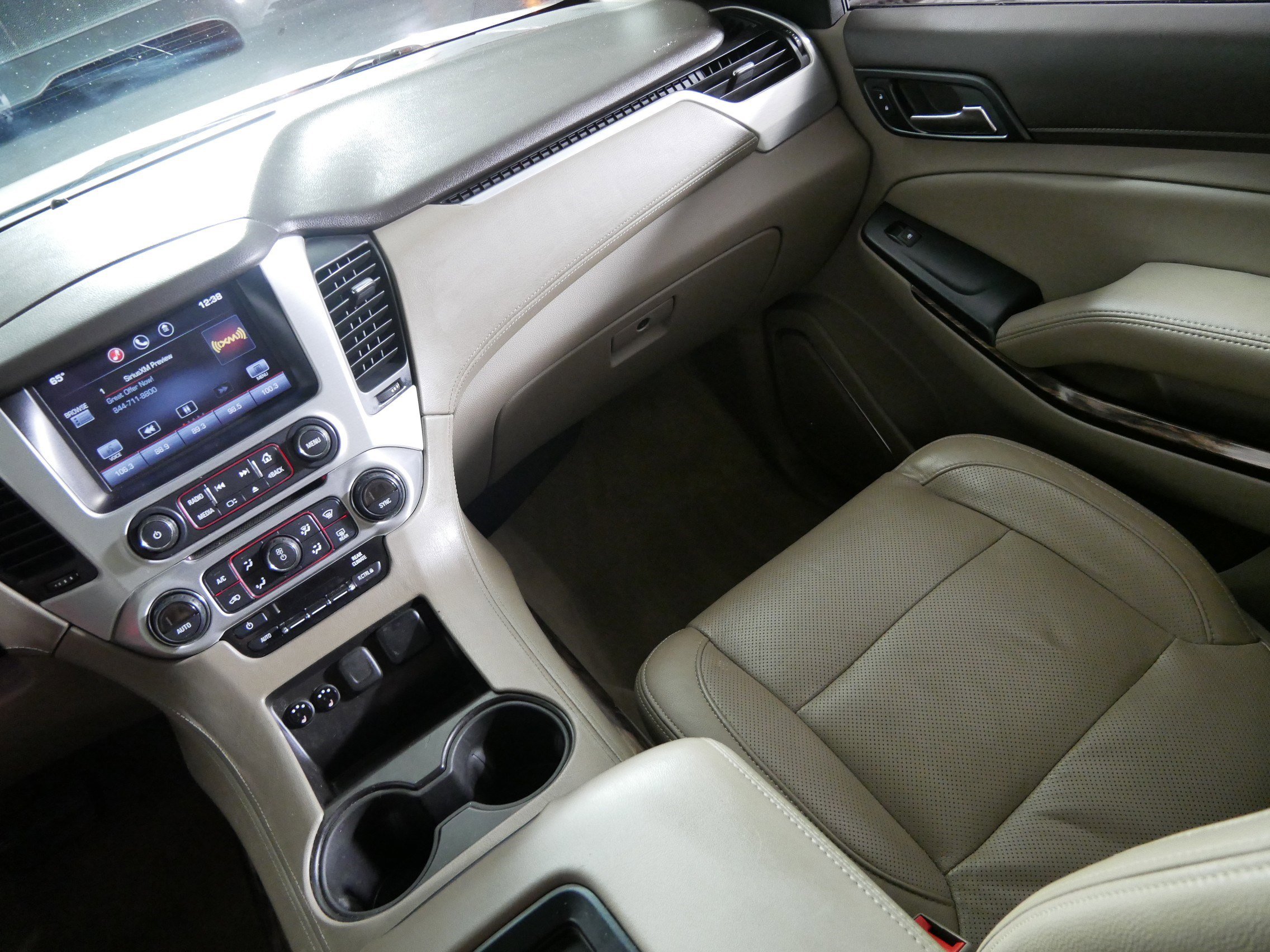 Used 2015 GMC Yukon XL SLE w/ Convenience Package AWD/4WD image 11