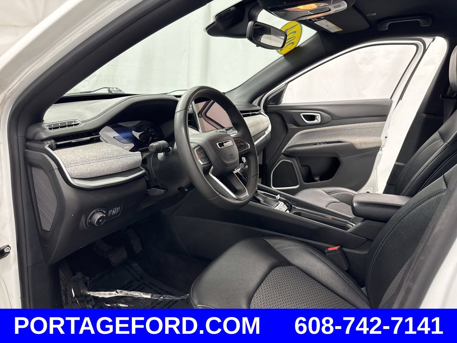 Used 2024 Jeep Compass Latitude AWD/4WD image 10