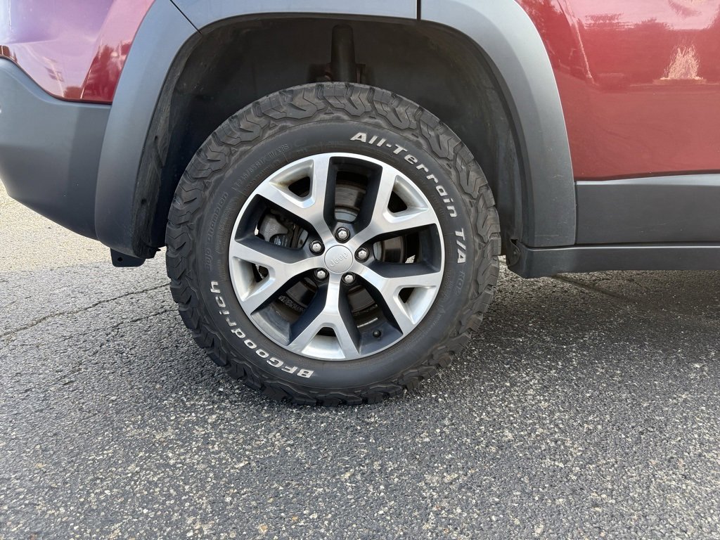 Used 2018 Jeep Cherokee Trailhawk w/ Comfort/Convenience Group image 9
