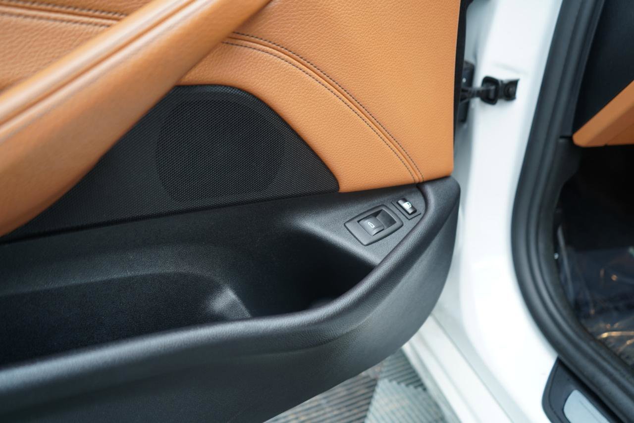 Used 2018 BMW 530e xDrive image 18