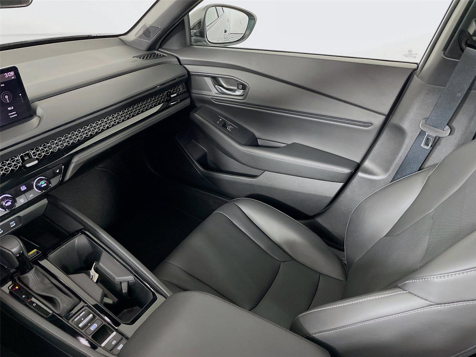 Used 2025 Honda Accord Sport image 25