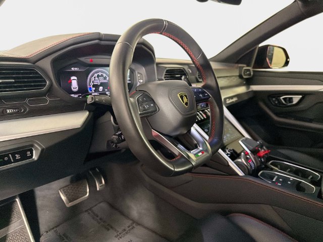 Used 2020 Lamborghini Urus AWD/4WD image 40