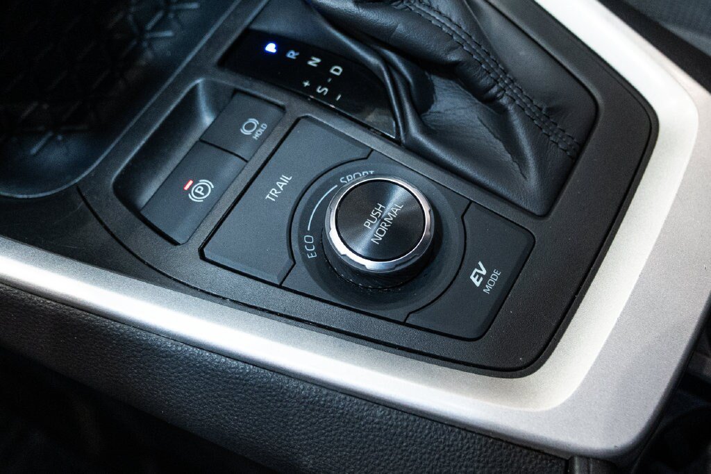 Certified 2025 Toyota RAV4 LE AWD/4WD image 23