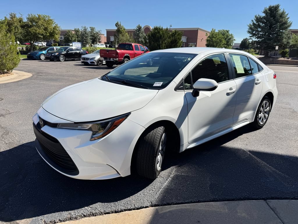 Used 2023 Toyota Corolla LE FWD image 4