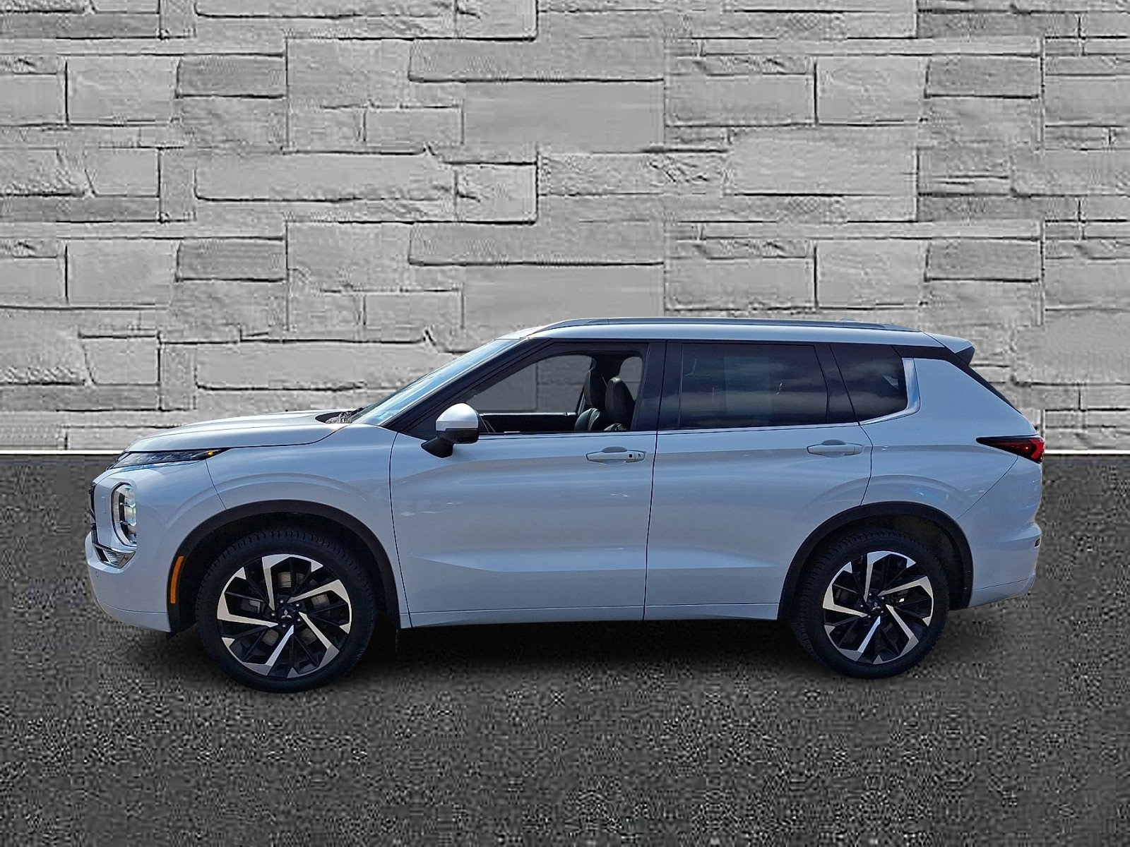 Used 2022 Mitsubishi Outlander SEL image 6