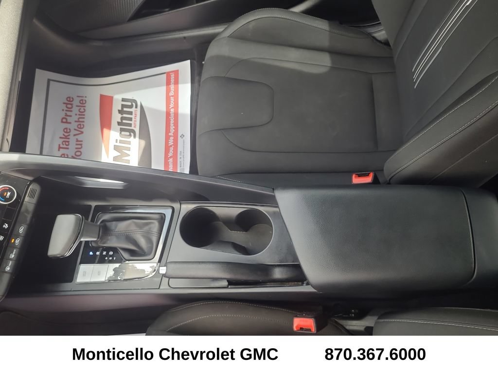 Used 2022 Hyundai Elantra SEL w/ Preferred Accessory Package FWD image 18