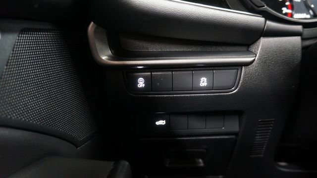 Used 2023 MAZDA MAZDA3 s image 27