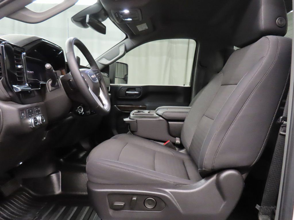 Used 2024 GMC Sierra 3500 SLE w/ SLE Convenience Package image 9
