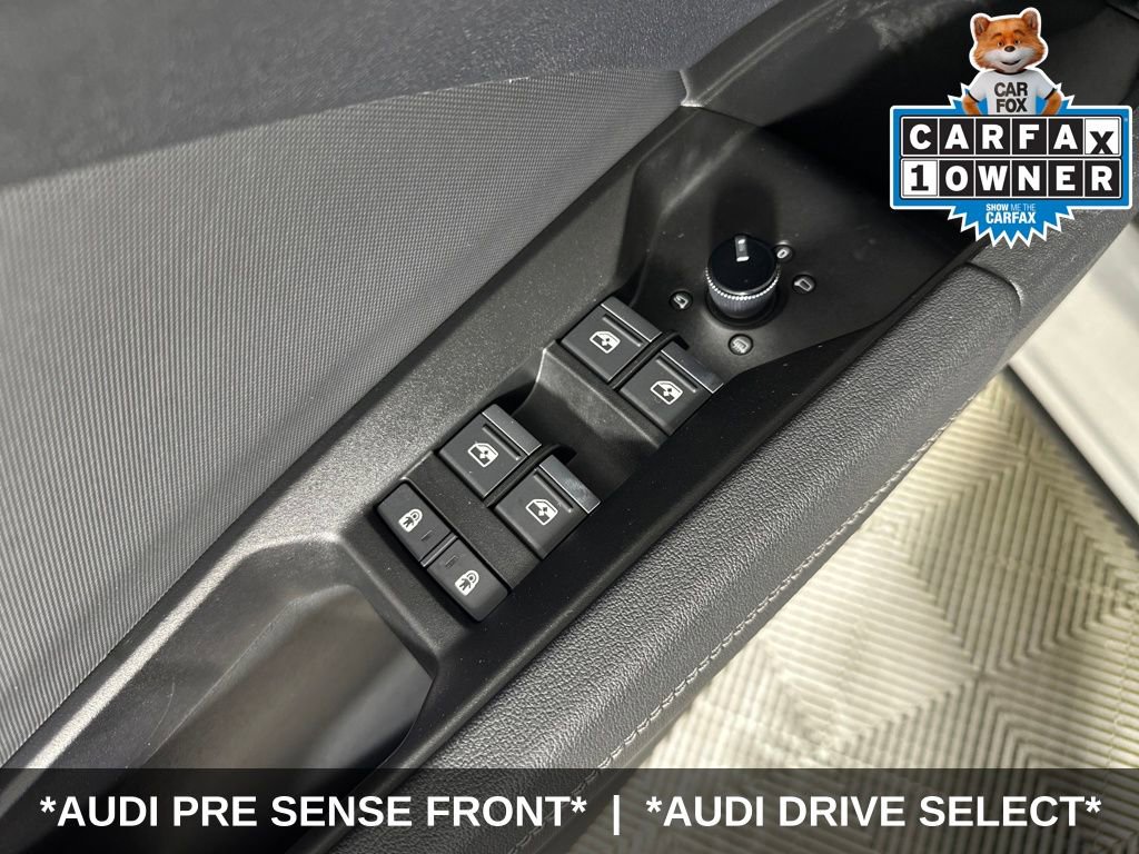 Used 2024 Audi Q4 e-tron Prestige image 14