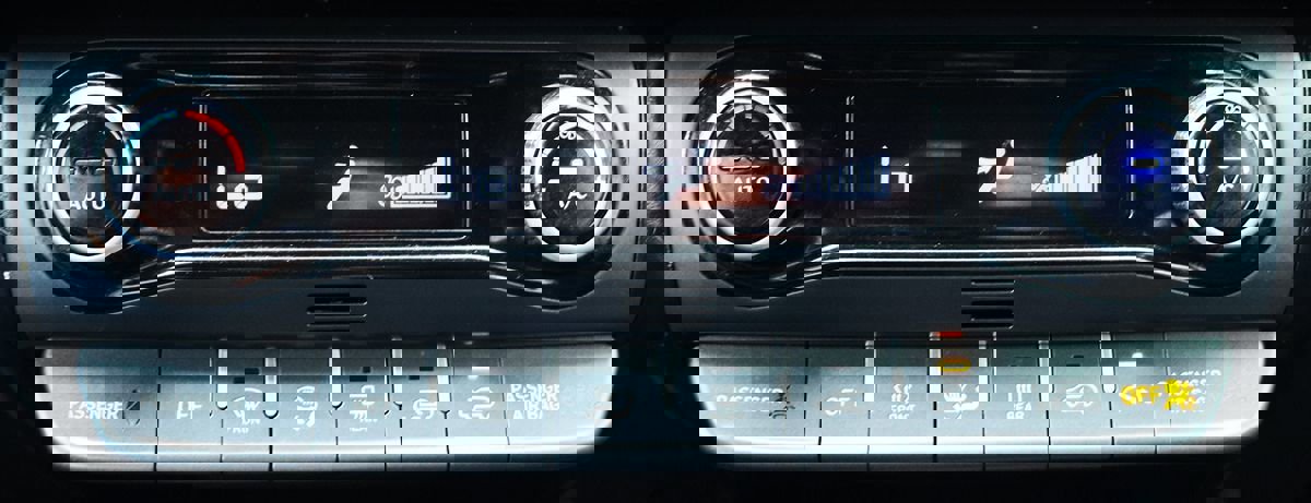 Used 2022 Hyundai Kona N Line w/ Tech Package image 49