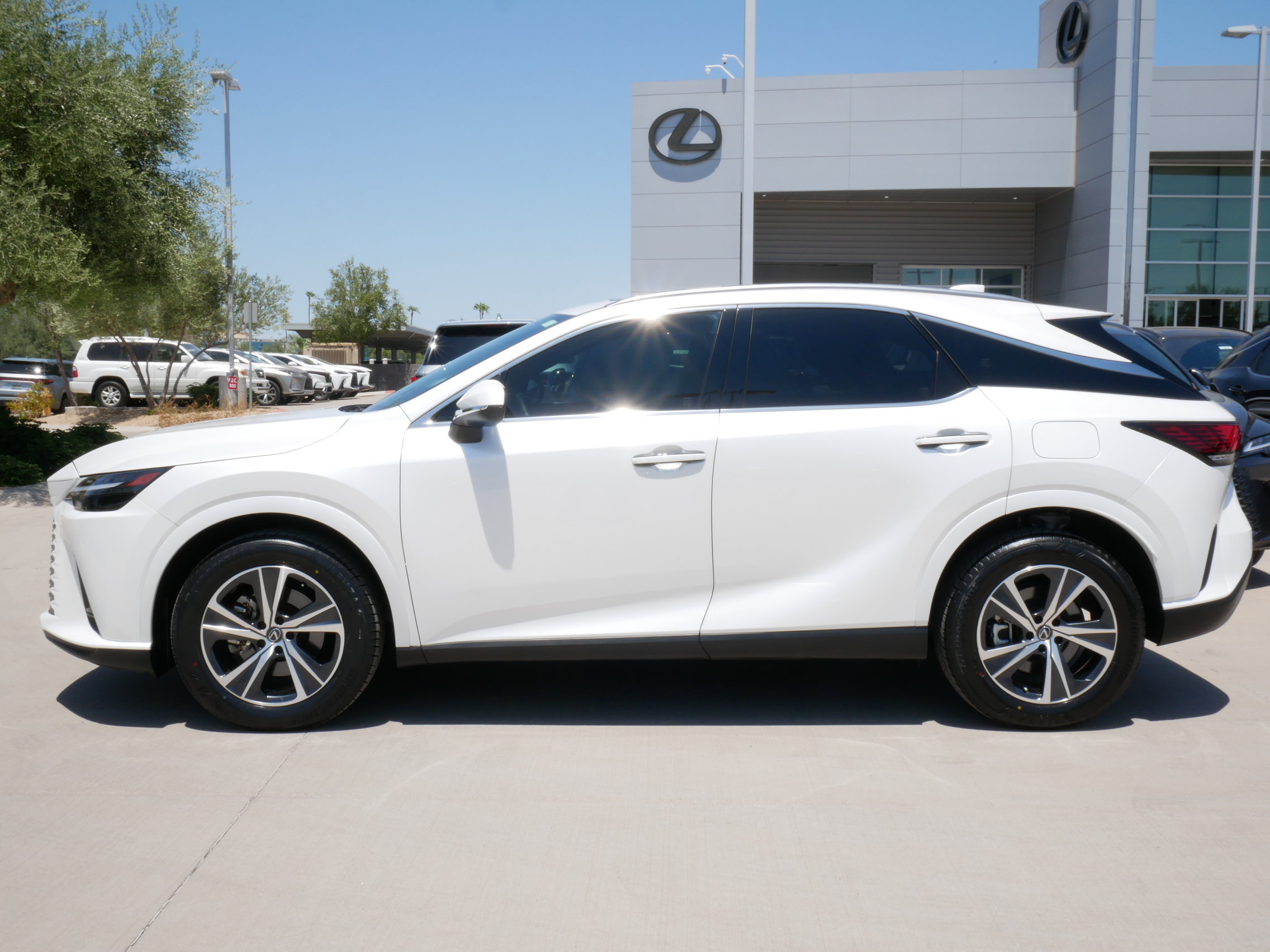 Used 2023 Lexus RX 350 Premium FWD image 3