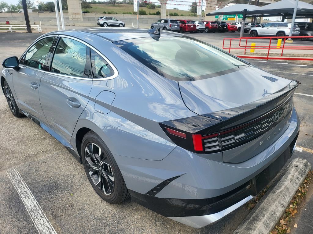 Used 2025 Hyundai Sonata SEL FWD image 10