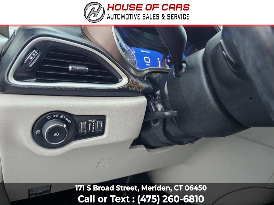 Used 2019 Chrysler Pacifica Touring-L w/ Advanced Safetytec Group image 30