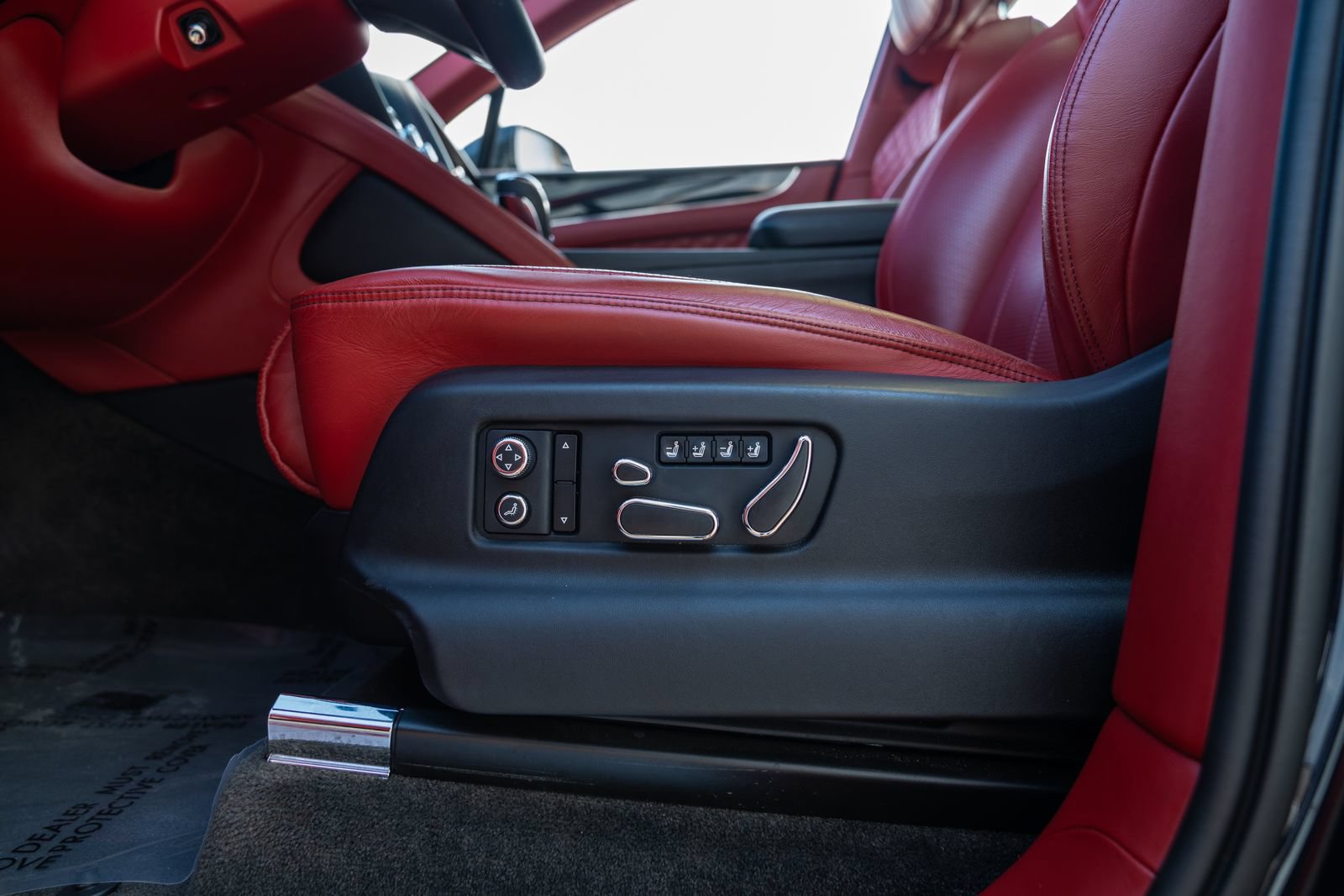 Used 2021 Bentley Bentayga AWD/4WD image 87