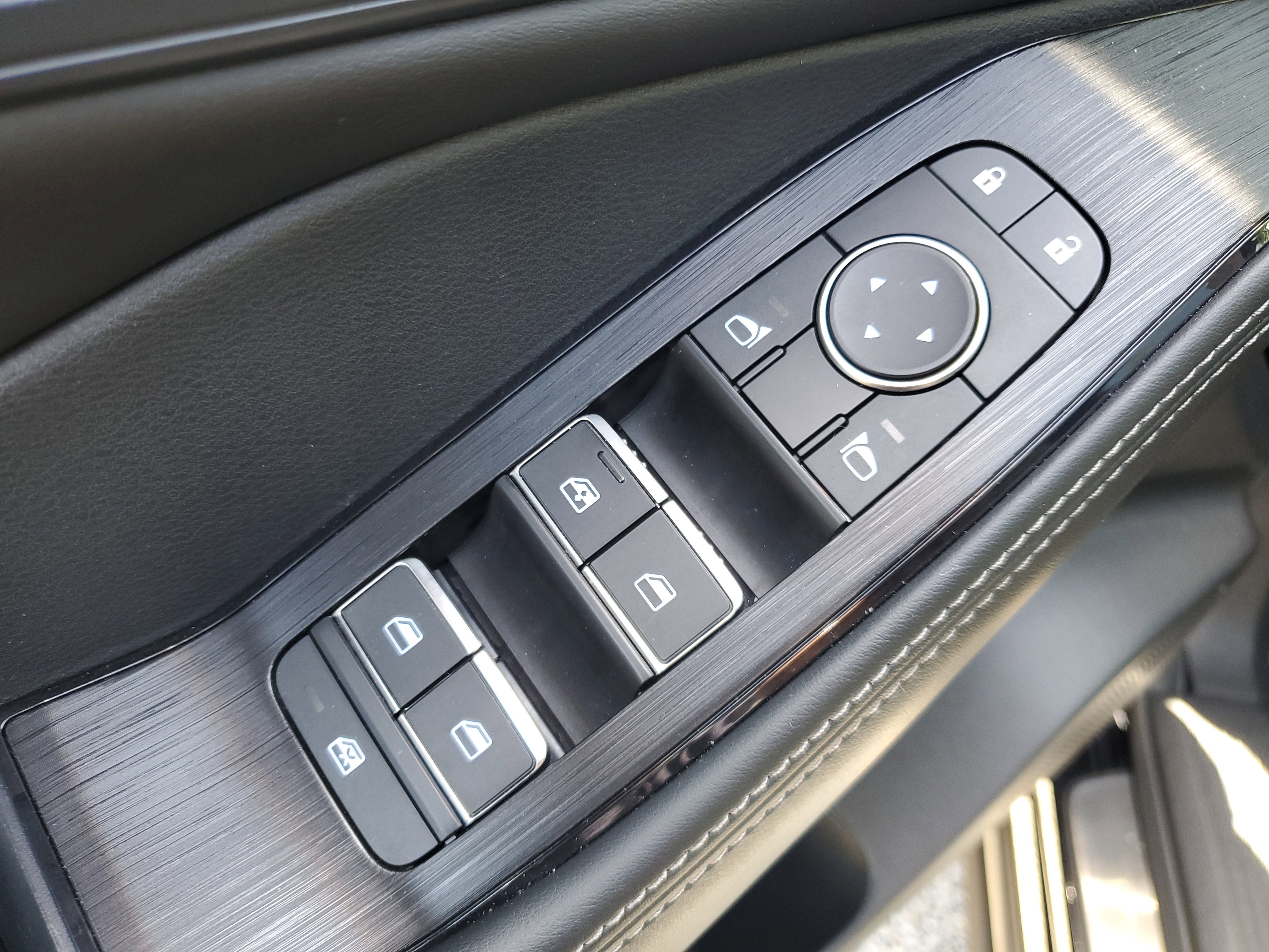 Certified 2023 Nissan Rogue SL image 28