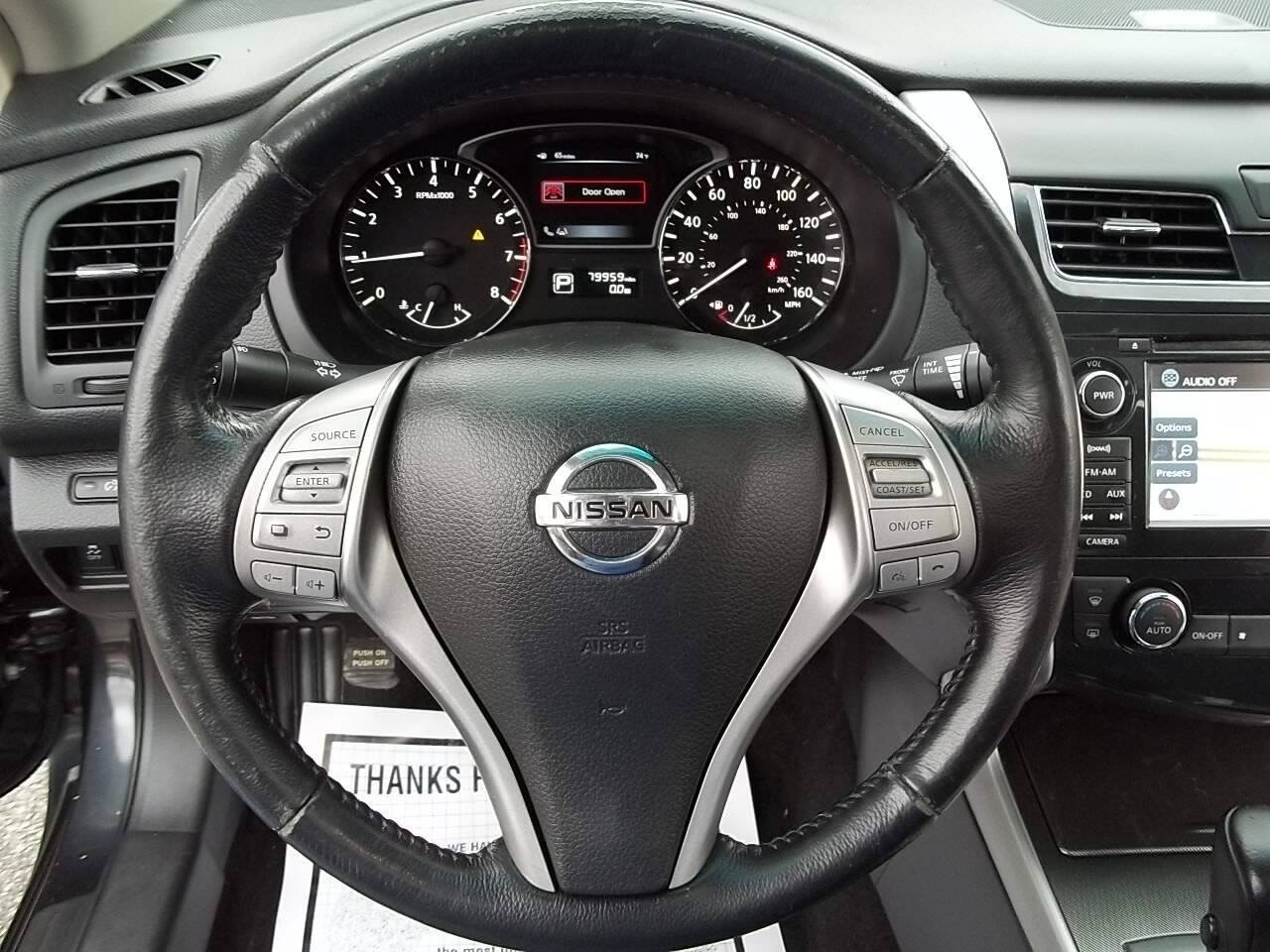 Used 2013 Nissan Altima 2.5 SL w/ Technology Pkg FWD image 19