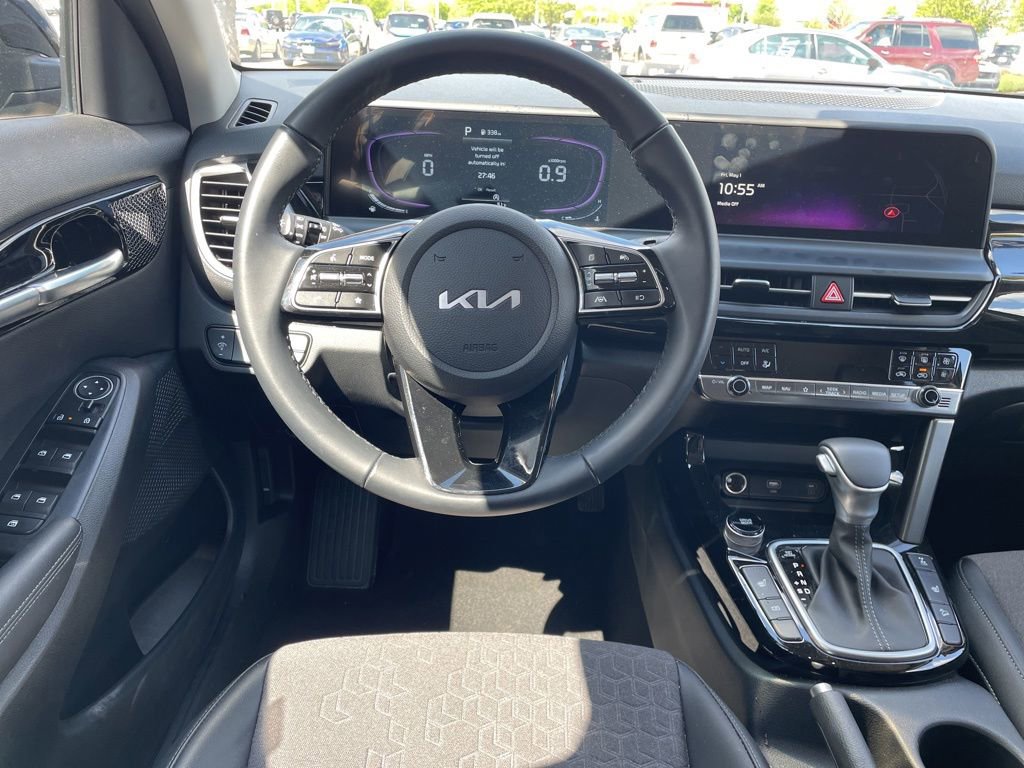 Used 2025 Kia Seltos S AWD/4WD image 12