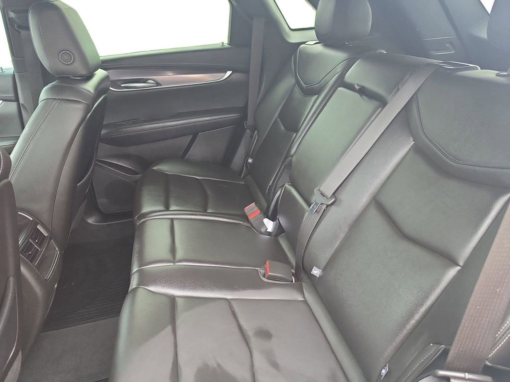 Used 2024 Cadillac XT5 Luxury FWD image 13