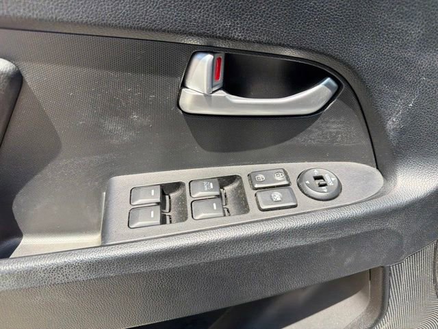 Used 2011 Kia Sportage LX FWD image 22