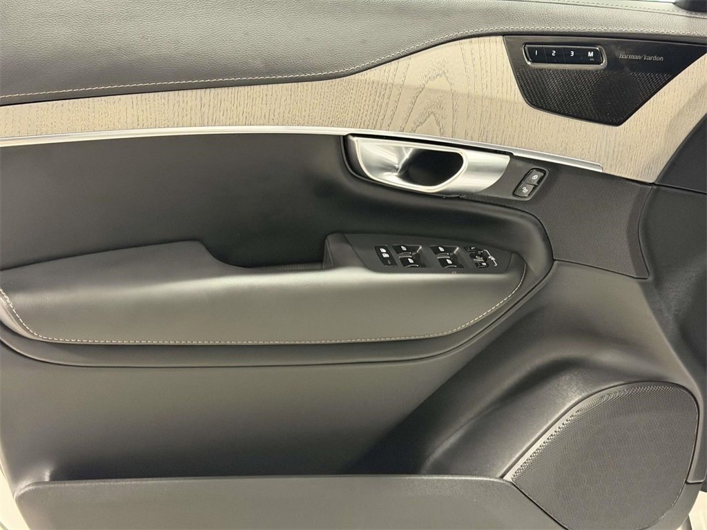 Used 2025 Volvo XC90 T8 Ultra image 14