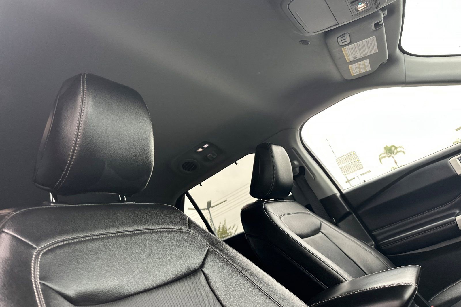 Used 2021 Ford Explorer Limited w/ Equipment Group 301A image 18